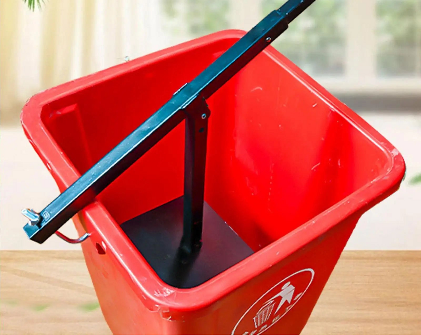 Manual Trash Compactor